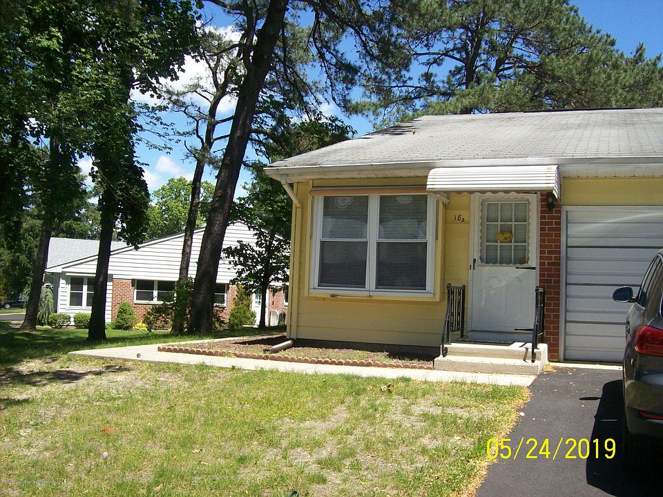 1st image of 18A Lexington Dr