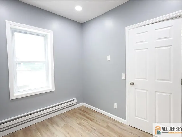 397 Washington St — Photo 4