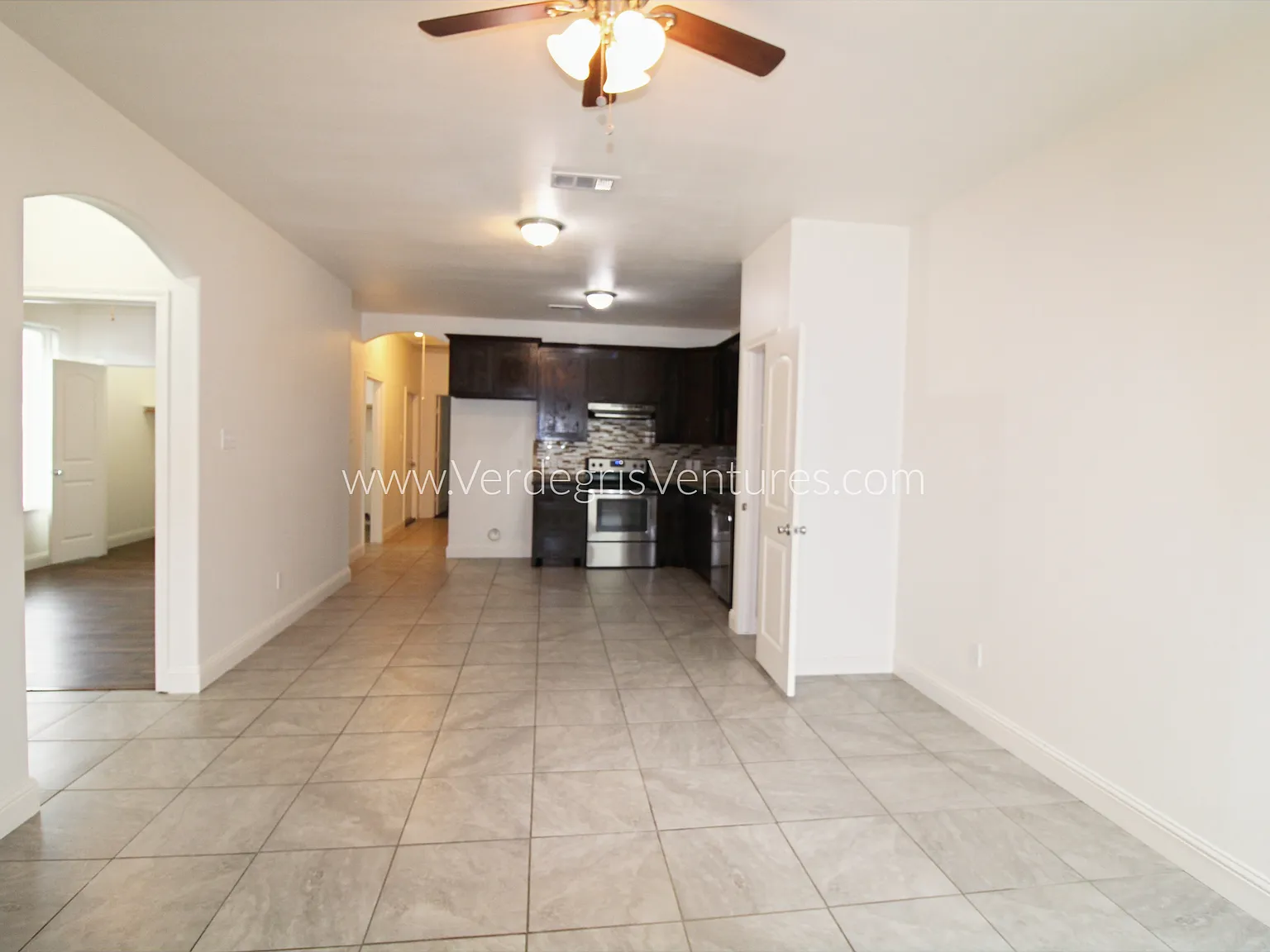 3 bed, 1250 sqft, $1,780 — Photo 2