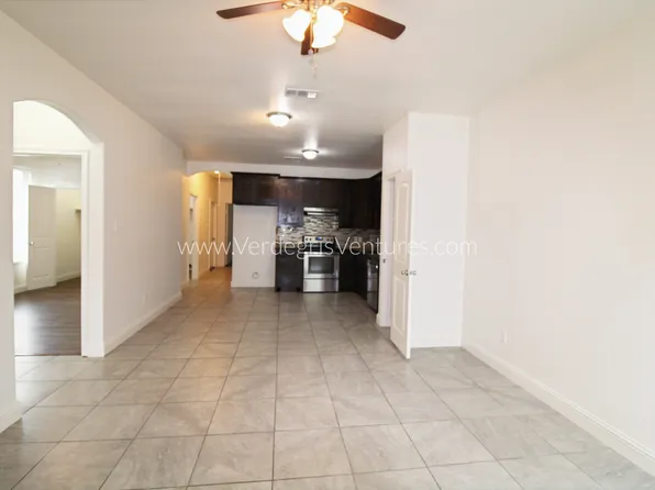 236 S Scott St, Burleson, TX 76028
