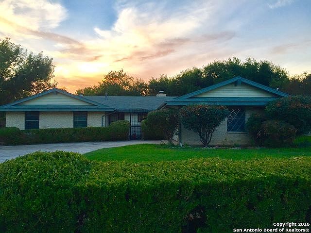 1st image of 7203 Castle Rock Dr