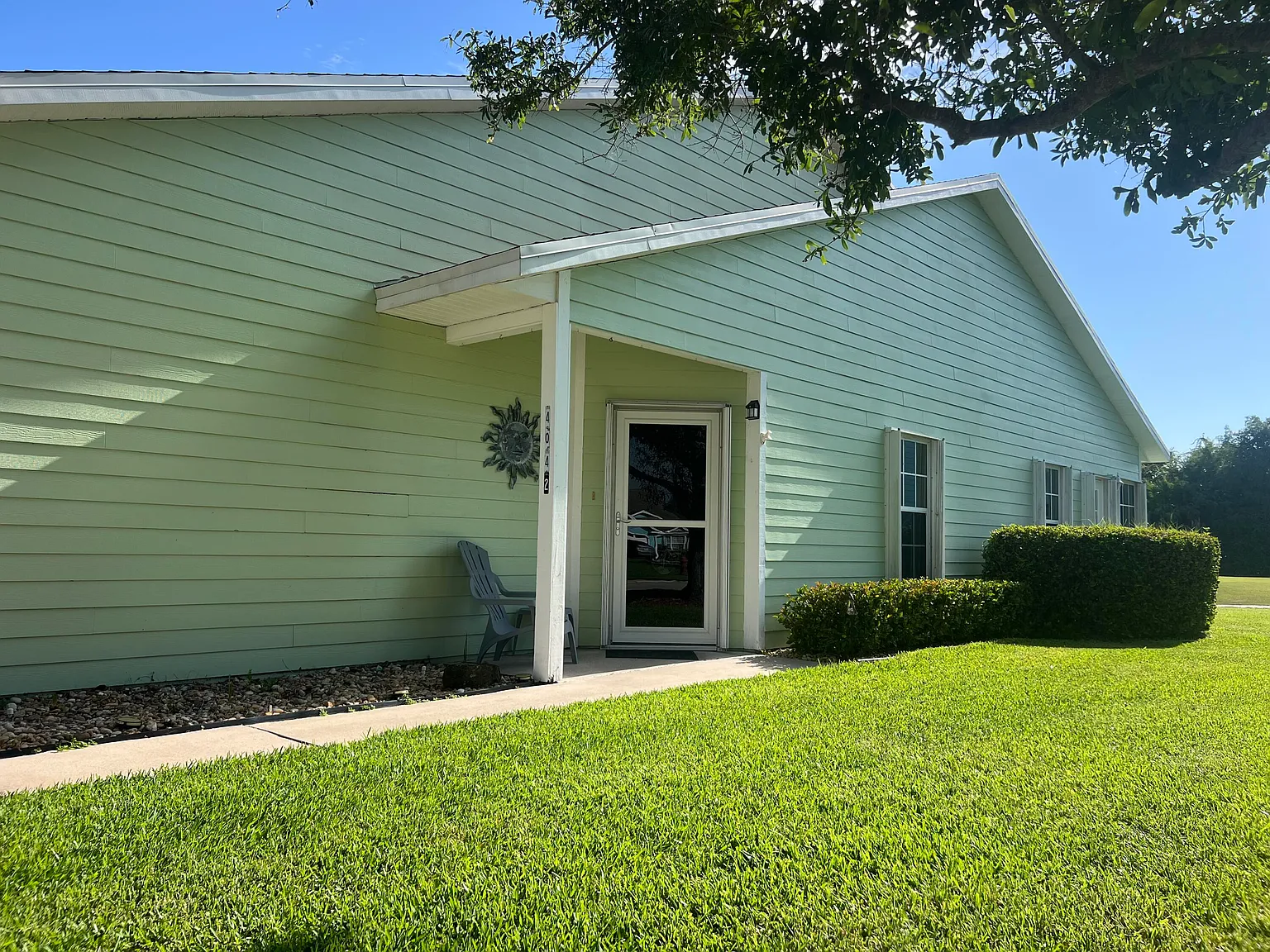 2 bed, 2.0 bath, 1618 sqft, $3,600 — Photo 2