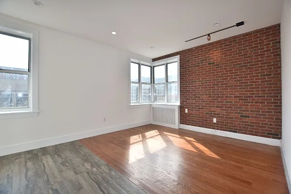 Rented by Bold New York | media 12