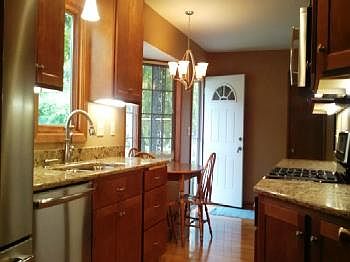 3rd image of 2513 36th Ave NE
