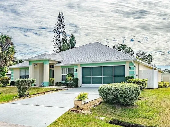778 Hamm St NW, Palm Bay, FL 32907