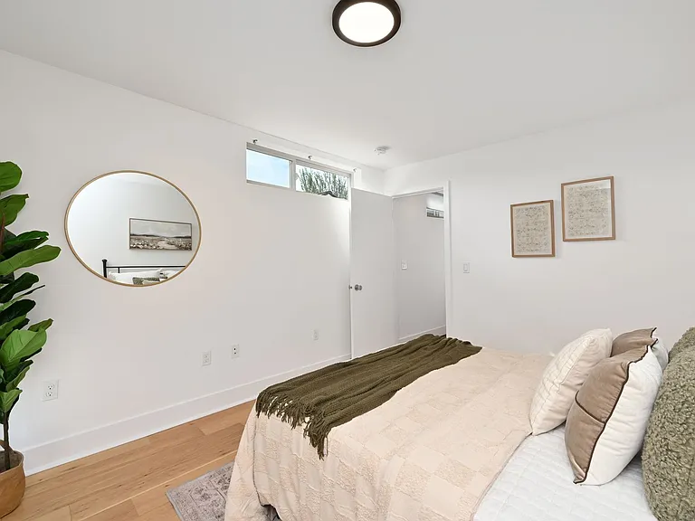 2108 E James St #A — Photo 14