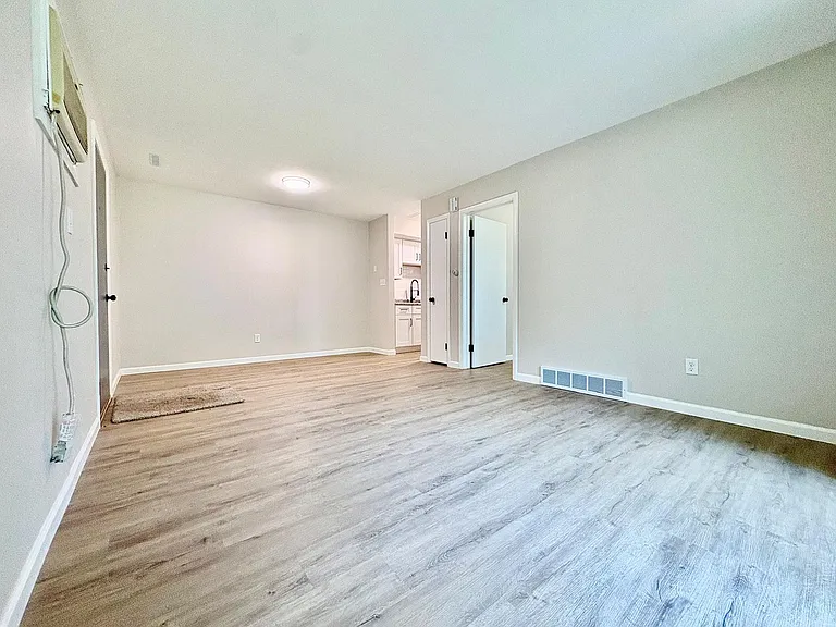 1609 Lincolnway W #D — Photo 4
