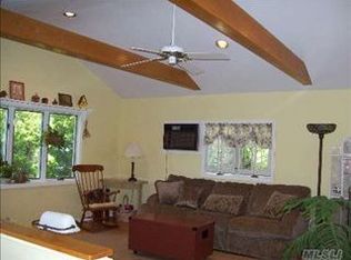 76 Bay Rd, Brookhaven, NY 11719