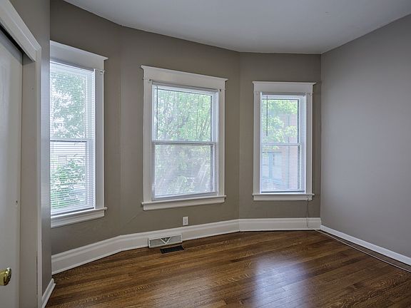 4th image of 3405 Dewey Ave #1