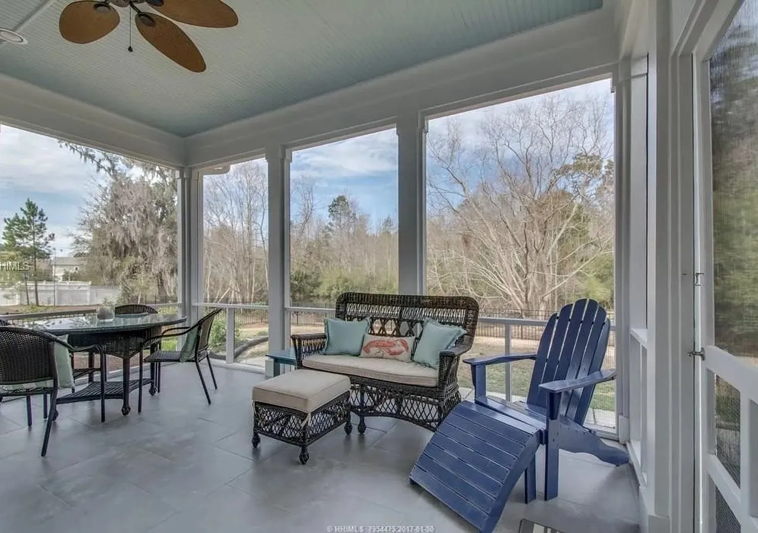 Lovely Home Located In Bluffton — Photo 4