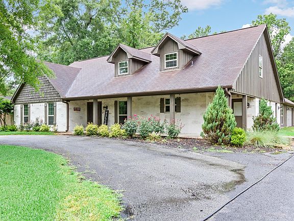 3rd image of 1010 Pineglen Dr