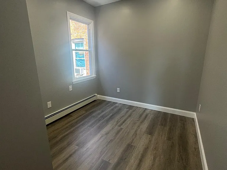 87 Jewell St #2R — Photo 12