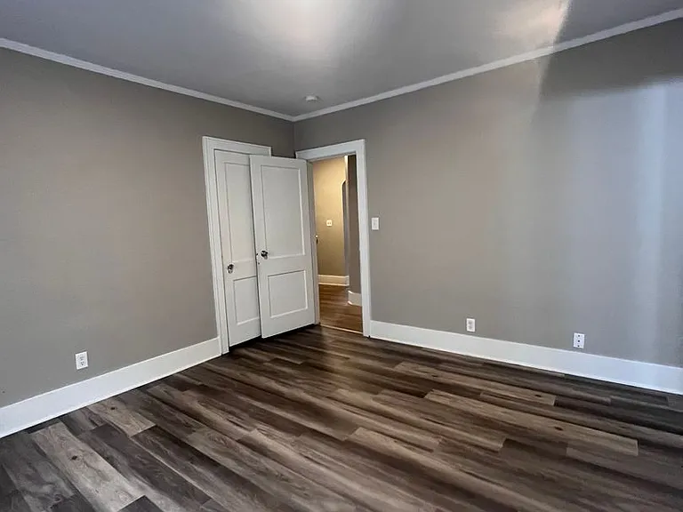 411 S 38th Ave — Photo 14