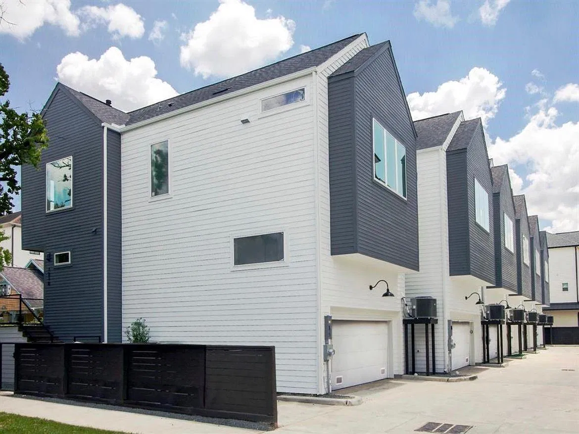 2 bed, 2.5 bath, 1387 sqft, $3,100 — Photo 1