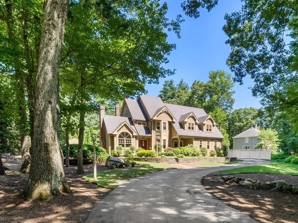 5 Queen Anne Rd, Hopkinton, MA 01748