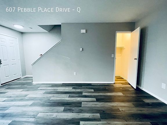 2nd image of 607 Pebble Place Dr #Q