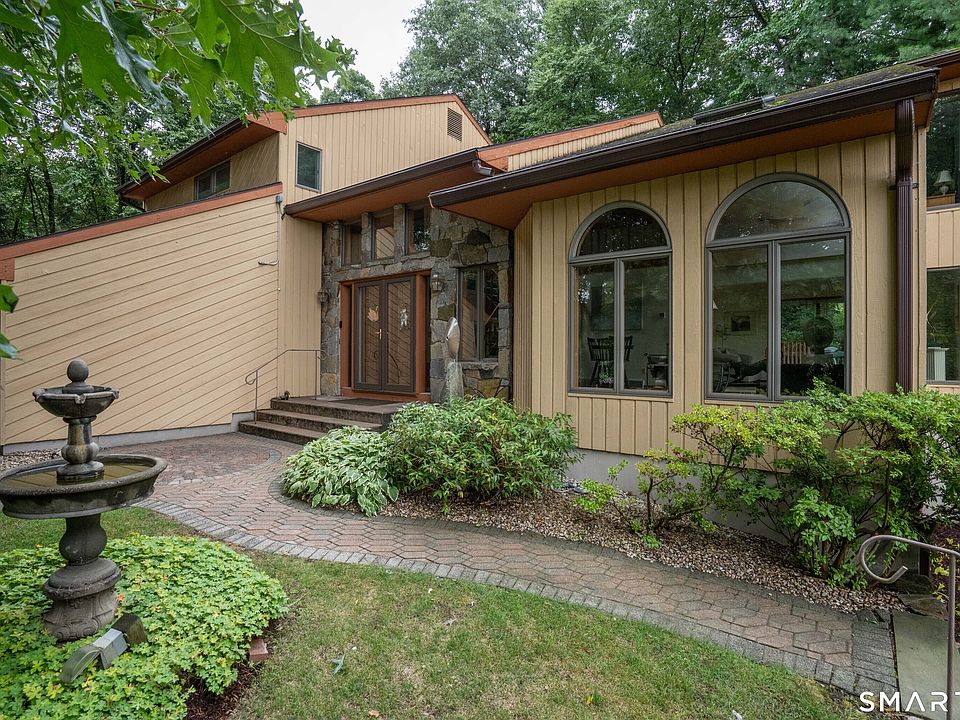 1st image of 38 Hampton Drive