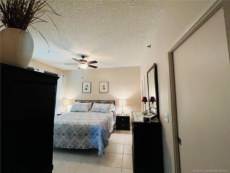 221 NE Plantation Rd #215 — Photo 25