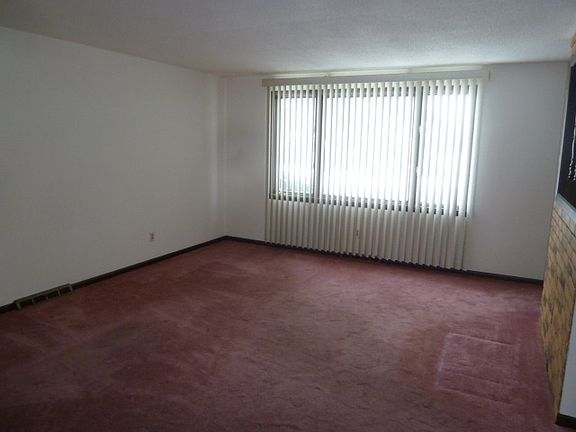 2nd image of 3 Davidson Dr