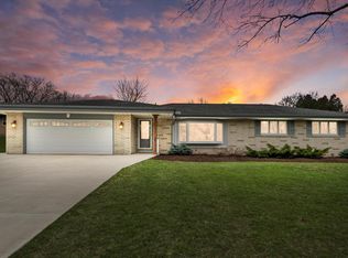 16321 W Hansen Dr, New Berlin, WI 53151