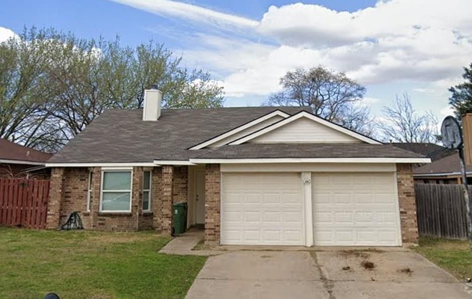1st image of 405 Angelina Dr