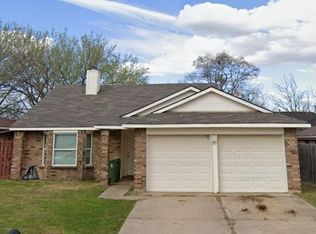 405 Angelina Dr, Arlington, TX 76018
