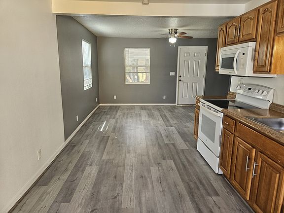 2nd image of 3710 E Flora St #A