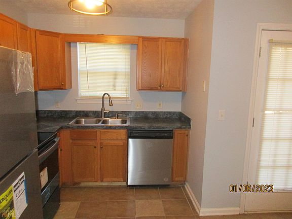 3rd image of 5892 Trent Walk Dr