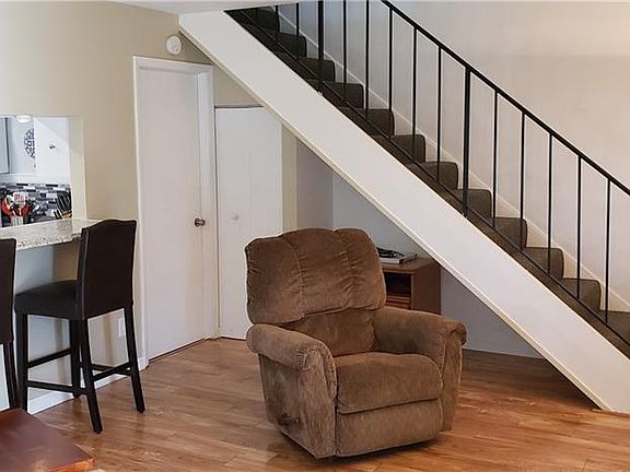 3rd image of 5810 Newfoundland Cir APT 2