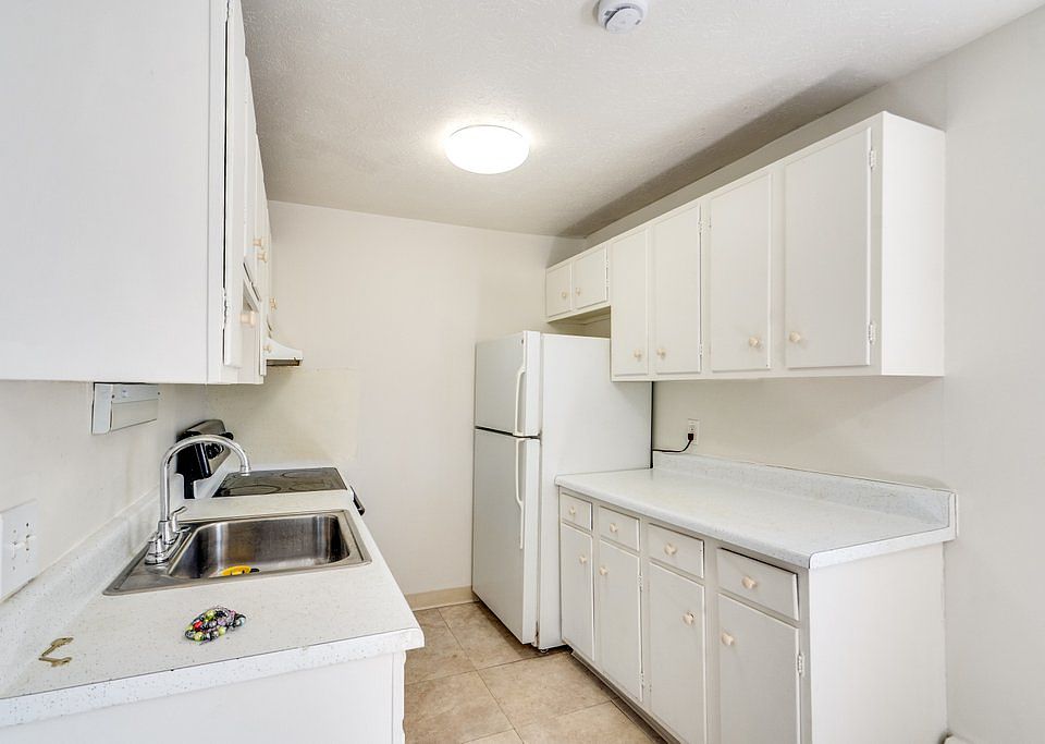 1st image of 1445 E 222nd St APT 6