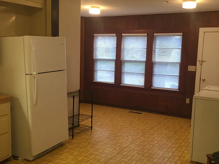 510 E Peoria Ave — Photo 6