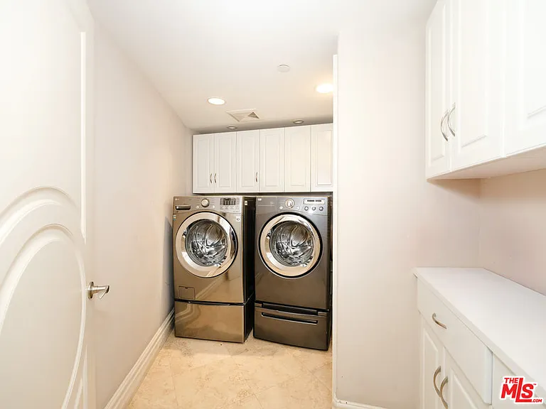 18047 Karen Dr — Photo 40