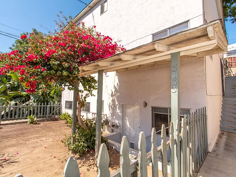 Charming Cottage Style Studio With Fenced in Yard in the Pocket of North Park + South Park — Photo 8