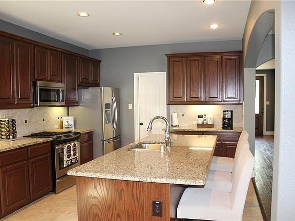 3rd image of 1037 Appalachian Ln