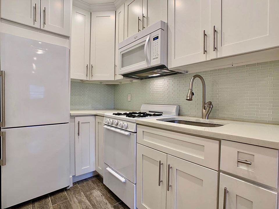 1st image of 157 W 72nd St APT 5R