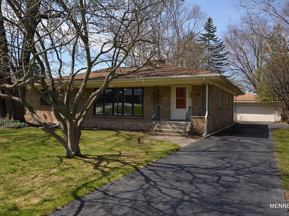 1st image of 125 Loch Lomond Ave NE