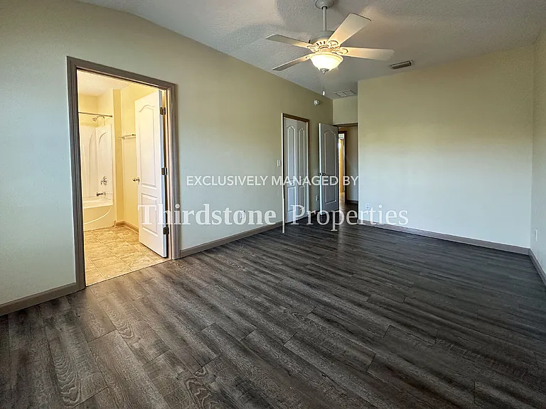 1660 Biscayne Bay Cir — Photo 16