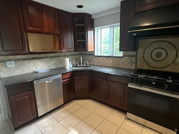 264 Ward Avenue image 8 of 21