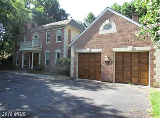 9205 Vendome Dr, Bethesda, MD 20817