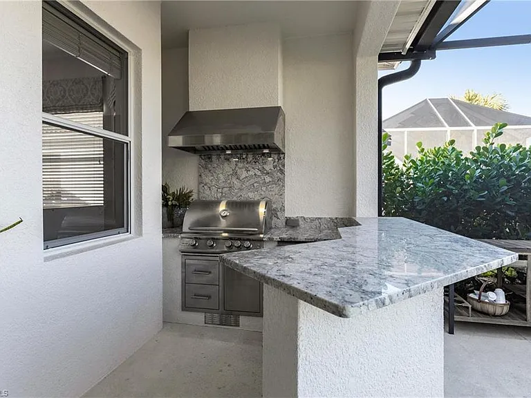 3920 Lakeview Isle Ct — Photo 34