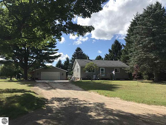 2nd image of 12743 20th Ave