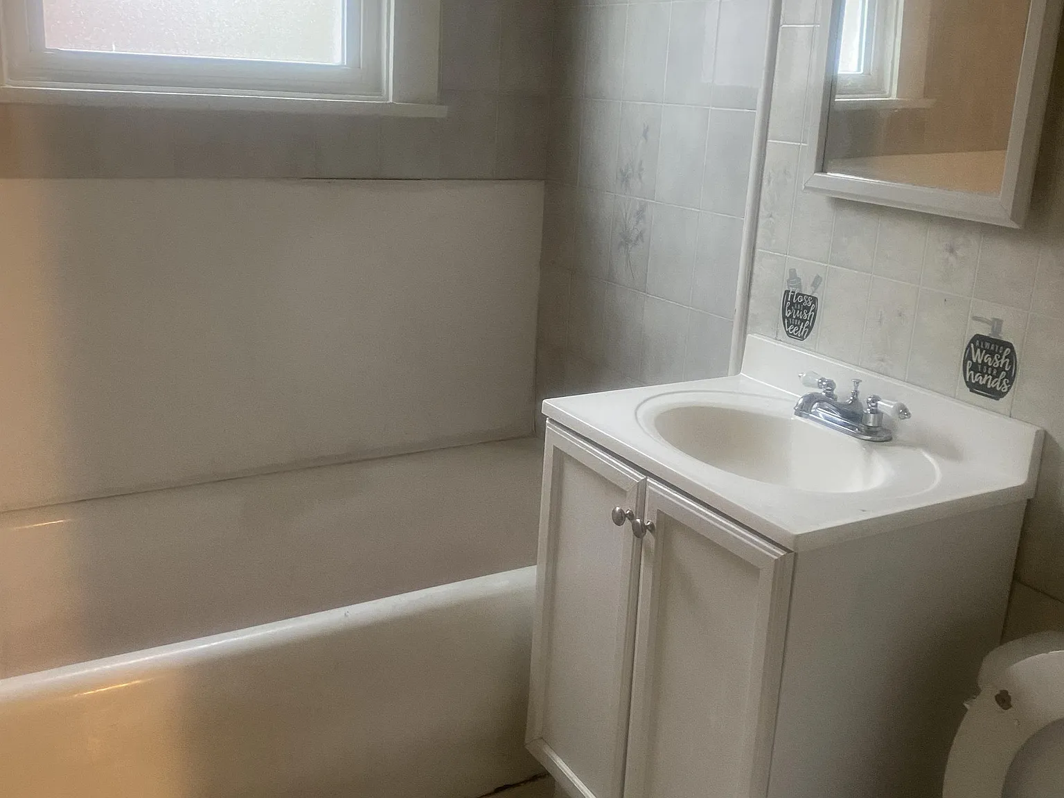 36 West Avondale Avenue - Unit... — Photo 4