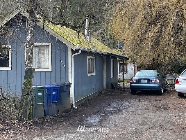 2nd image of 517 Park St