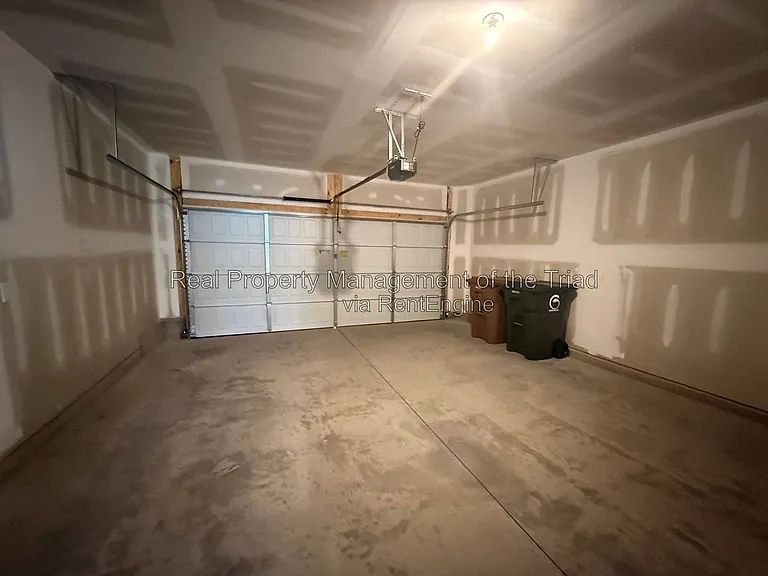 1106 Broholmer Ln — Photo 15
