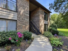 53 W Bluebell Ln, Mount Laurel, NJ