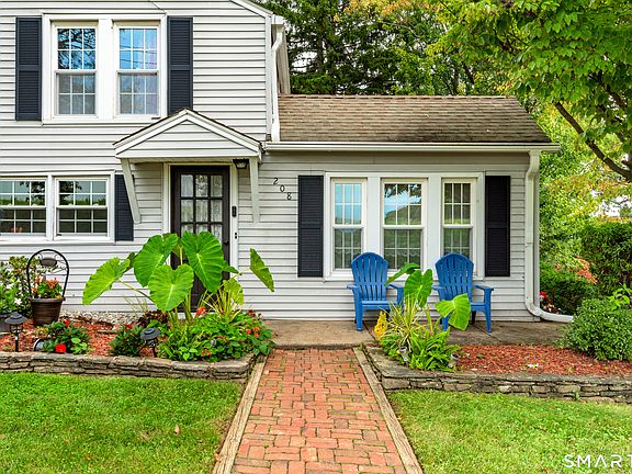 4th image of 208 Thornbush Road