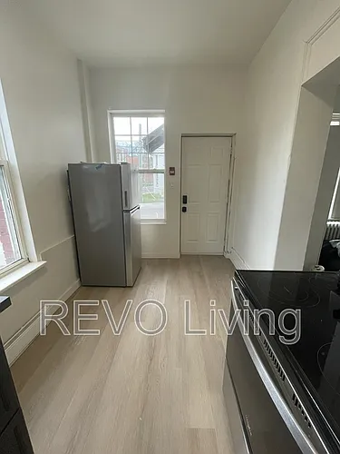 151 Colborne St Photo 1