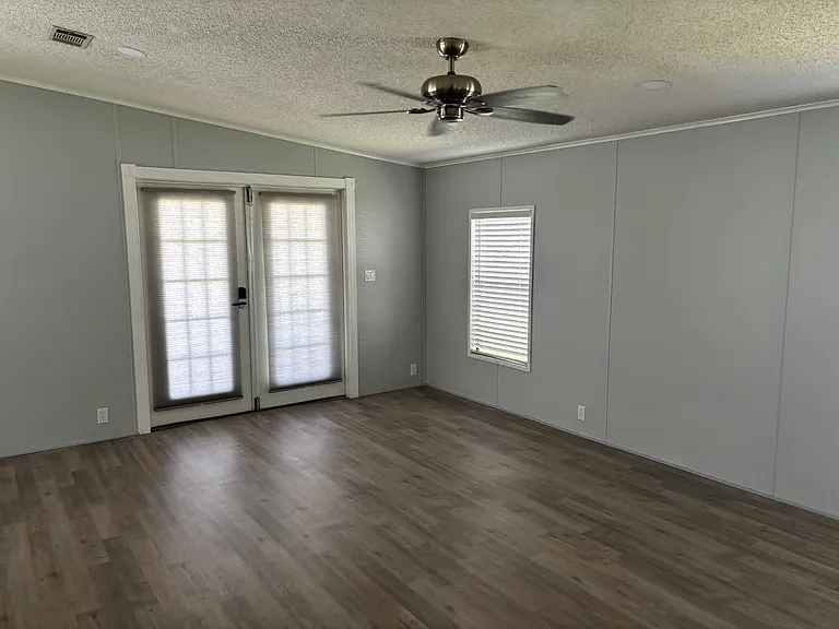 1249 La Paloma Dr — Photo 7