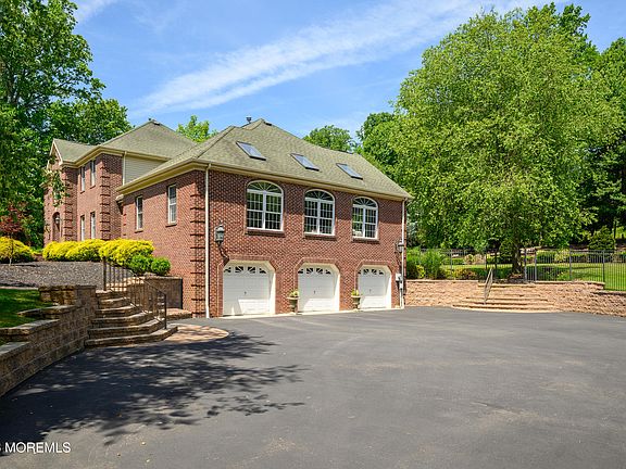 3rd image of 4 Henry Court