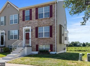 124 Versailles Ct, Newark, DE 19702